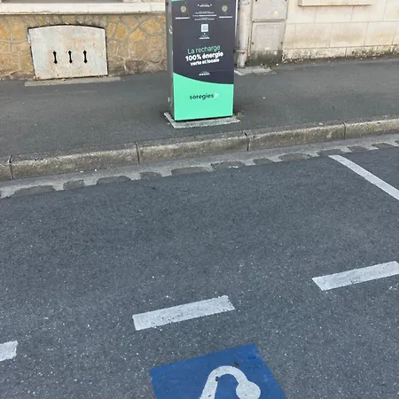 Appartement Joli T2 Cosy - Face A La Gare - Ideal Sejours Pro Châtellerault