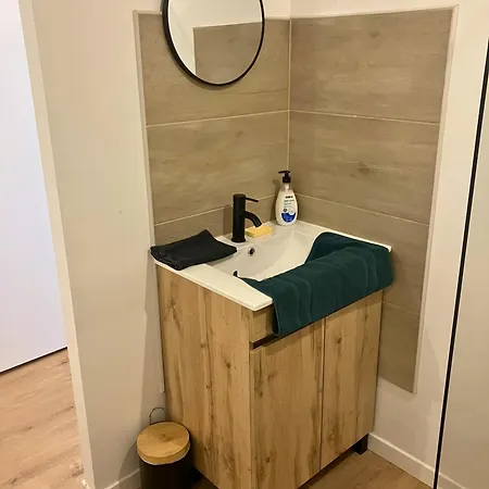 Appartement Beau T2 Moderne Et Calme - Gare&centre - Idéal Pro-couple-famille *